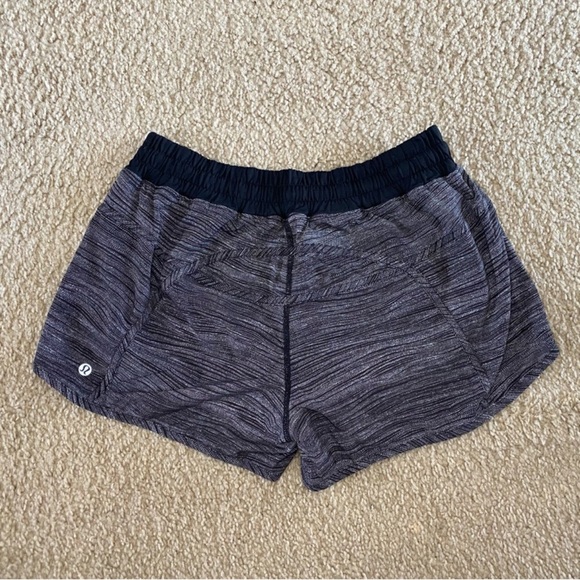 Lululemon Tracker Short IV 4’ Bit Point Ice Gray Black Size 10 - Picture 4 of 5